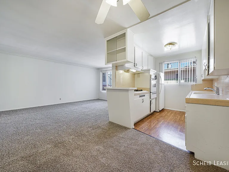 426 S Rexford Dr #10 — Photo 1
