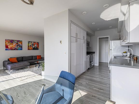 5th image of 11920 Dorothy St APT 305
