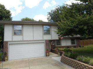 5348 S Holland Ave, Springfield, MO 65810