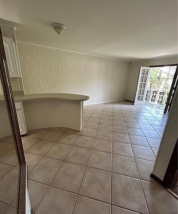 2nd image of 1622 Peniston St #5