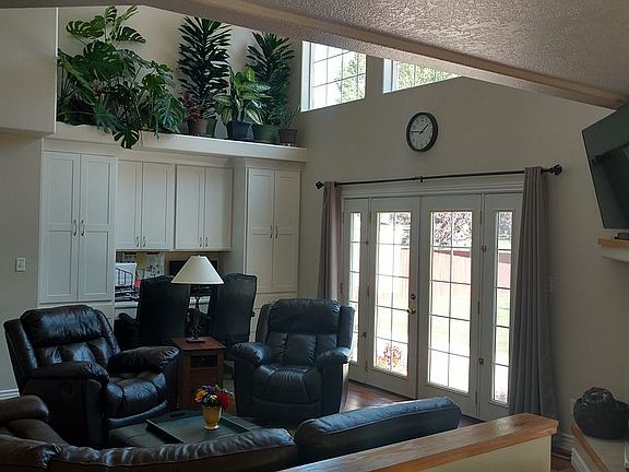 Plenty Light in Great Room