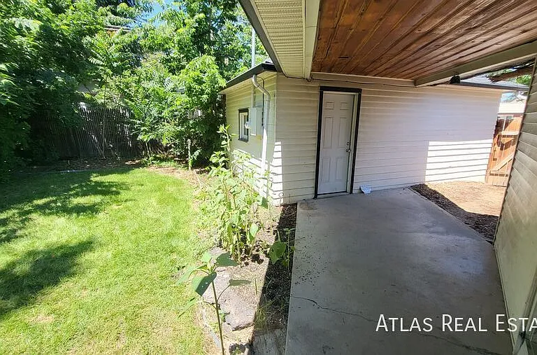 2703 S Hooker St — Photo 16