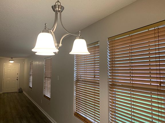 4th image of 821 Encino Dr