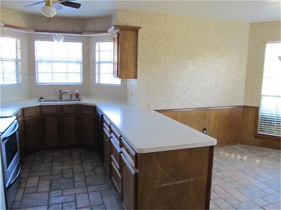 3rd image of 6007 Beehive Dr