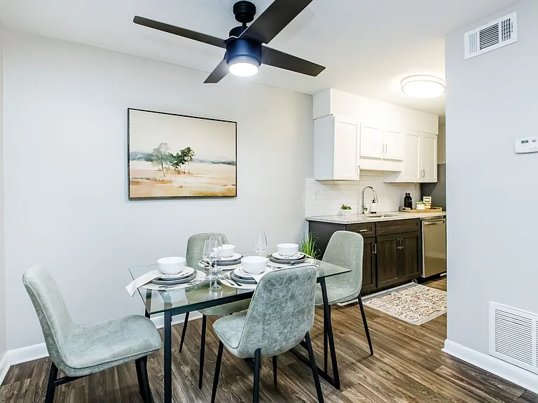 Silverstone Apartments — Photo 6