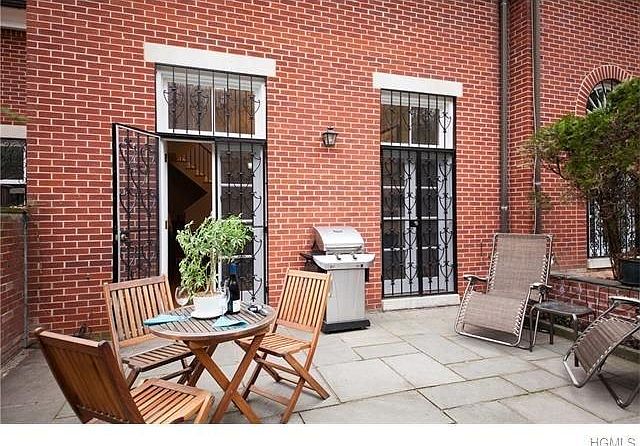 private patio garden