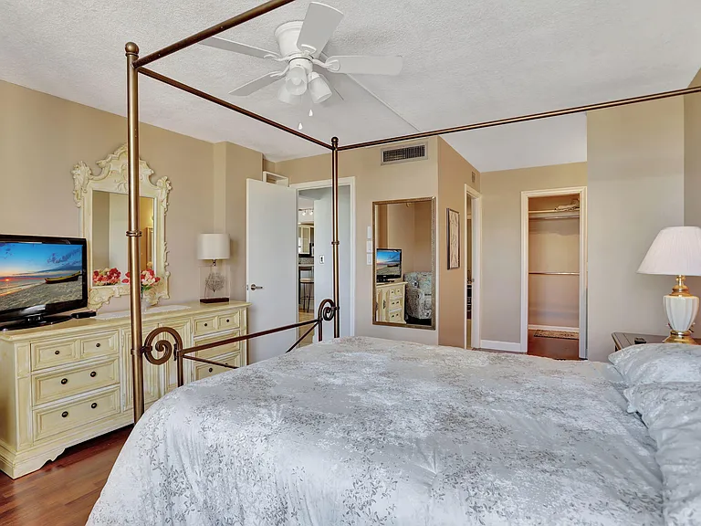 4 Royal Palm Way #6020 — Photo 17