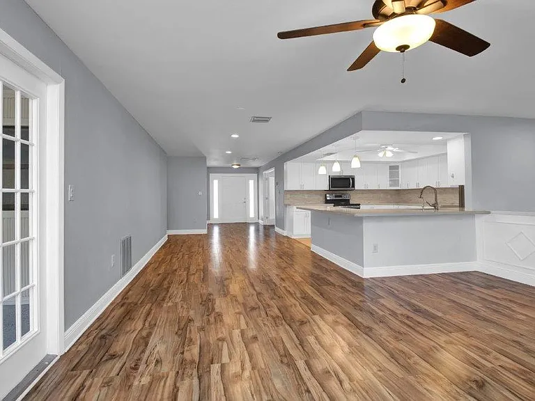 13540 Sedgwick Ave — Photo 16