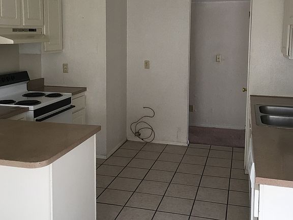 5th image of 11020 Pebble Hills Blvd