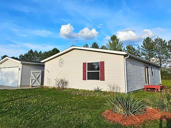 3rd image of 229 Cadgewith Blvd E