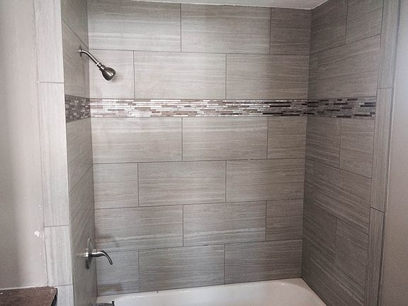 4th image of 8292 S Romaine Dr