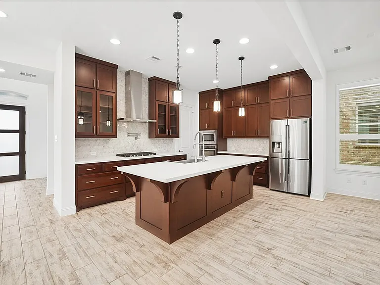 8047 Sunflower Ln — Photo 5