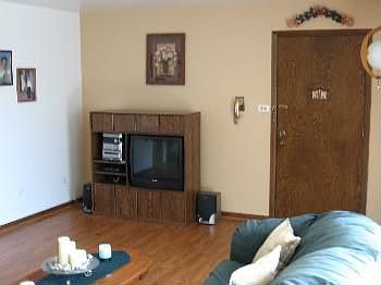 2nd image of 1229 N Drury Ln
