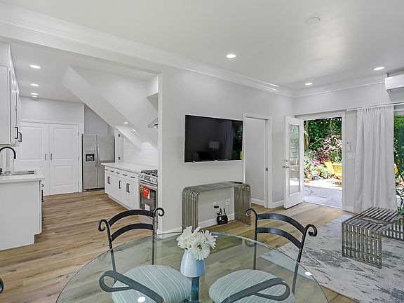 4th image of 718A N Elm Dr #Gh