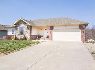 317 E Katie Dr, Springfield, MO 65803