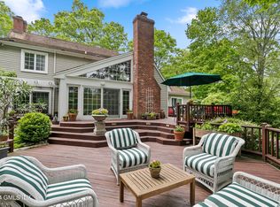 50 N Old Stone Bridge Rd, Cos Cob, CT 06807