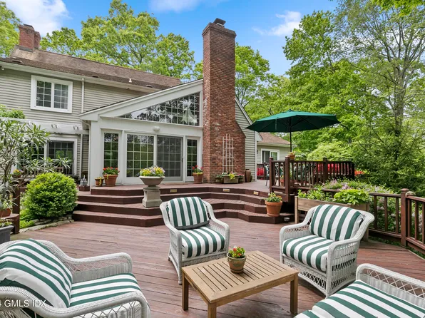 50 N Old Stone Bridge Rd, Cos Cob, CT 06807