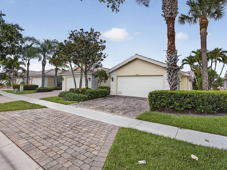 8154 Montserrat Pl — Photo 4