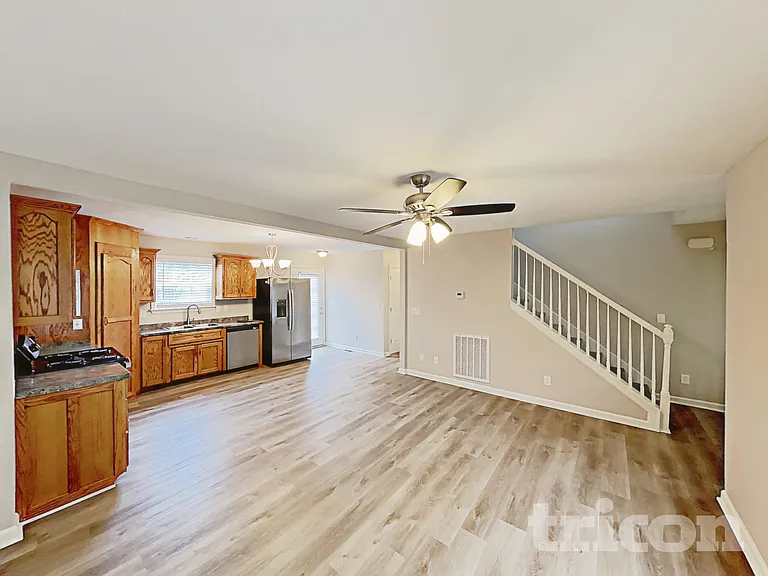 1856 Emily Ln — Photo 4