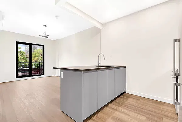 Rented by Safdie Realty Group | media 9