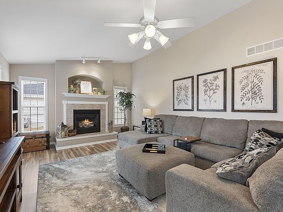 5th image of 10776 Maloian Dr