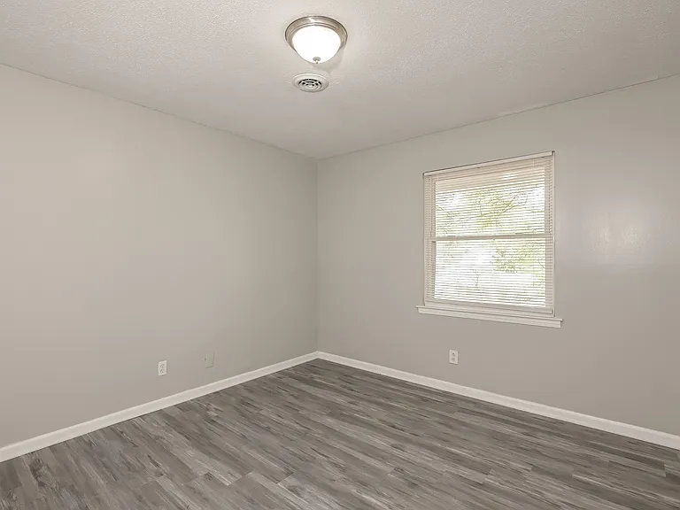 626 Hickory Ct — Photo 9