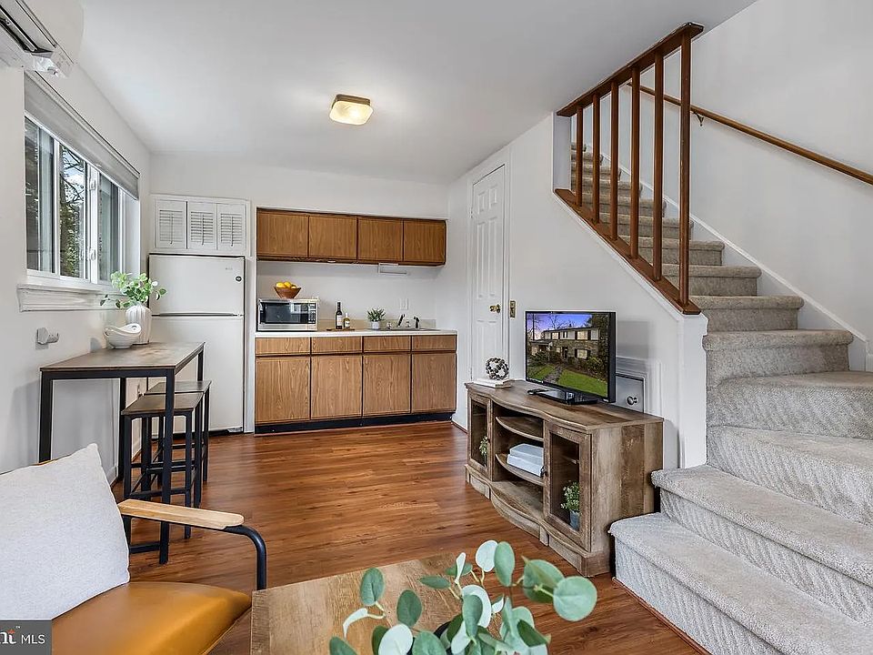 1st image of 3825 Birchwood Rd #3825