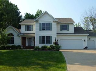 7990 Woods Edge Ct, Mentor, OH 44060