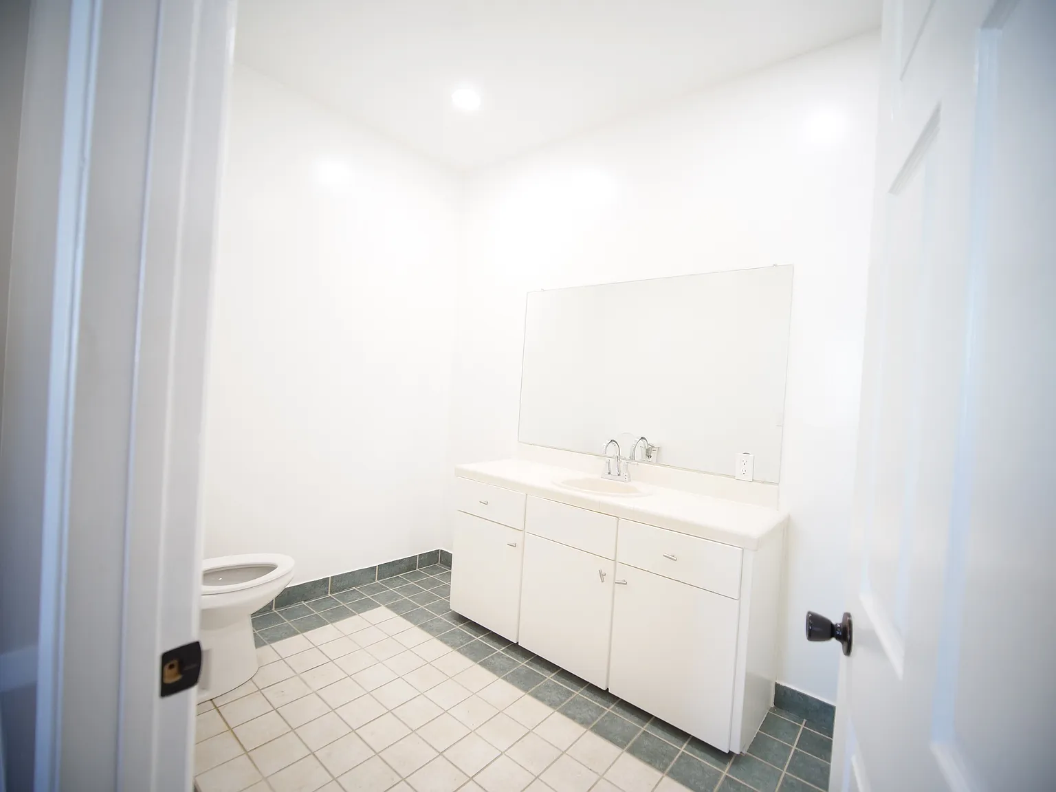 2 bed, 1000 sqft, $2,695 — Photo 3