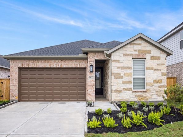 9527 Angelina Water Dr