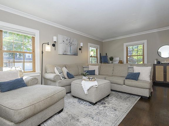 5th image of 1614 E Kenmore PLACE