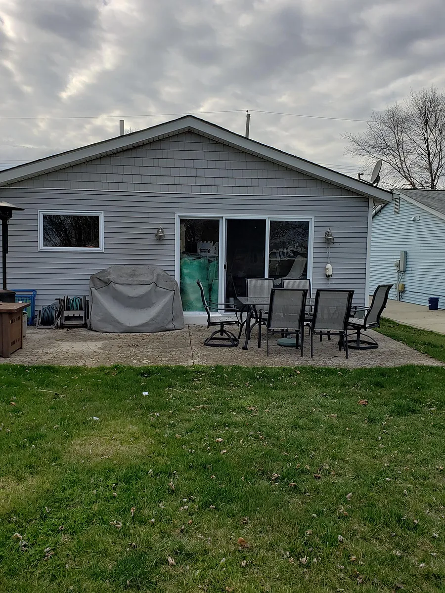Building Photo - 37442 Lakeville St
