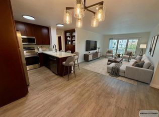 The Plaza, San Diego, CA 92109