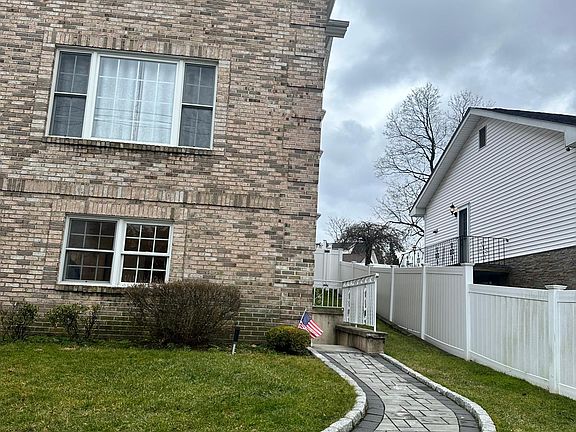 3rd image of 75 Brewster Ave #1