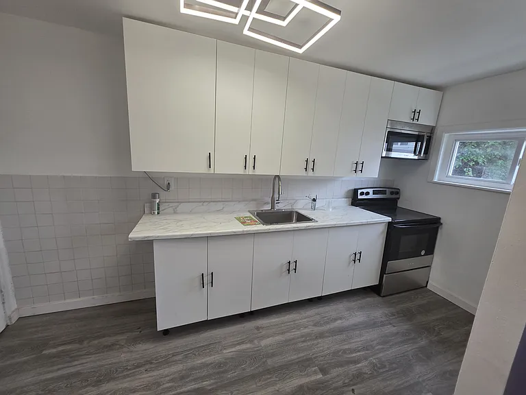4125 Maywood St — Photo 10