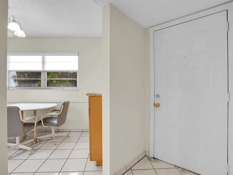 1605 Abaco Dr #M4 — Photo 10
