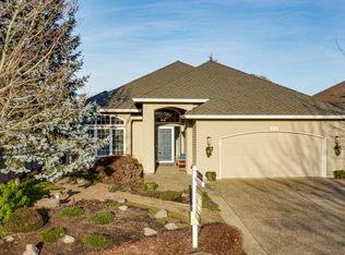 15847 NW Claremont Dr, Portland, OR 97229
