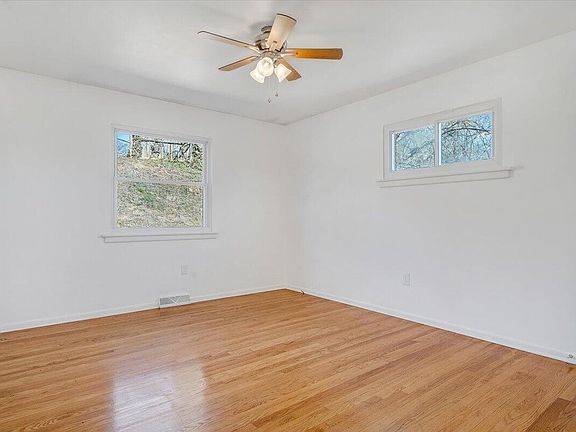 3rd image of 3611 Rolling Hill Ave NW