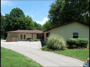 146 N Oakhill Dr, Louisville, TN 37777