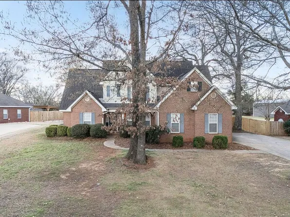 125 Grand Oaks Blvd, Millbrook, AL 36054