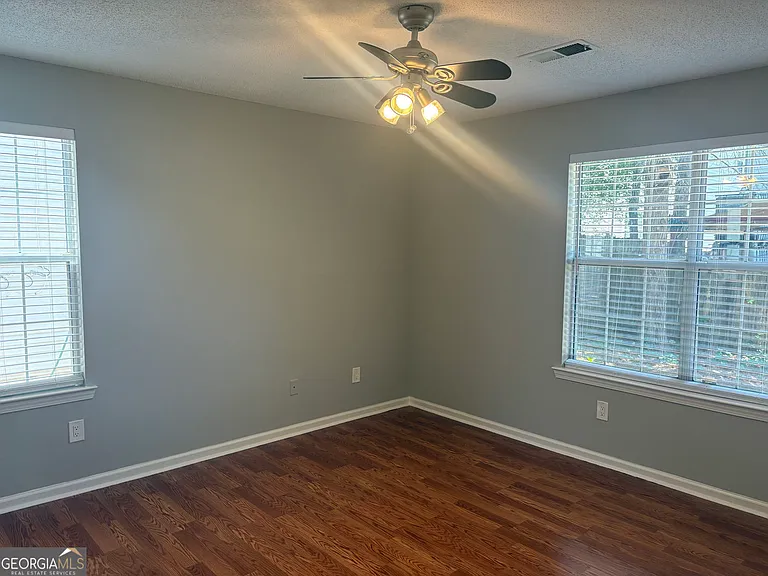 304 Everdale Rd — Photo 10