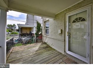 7040 Clover Ln, Upper Darby, PA 19082