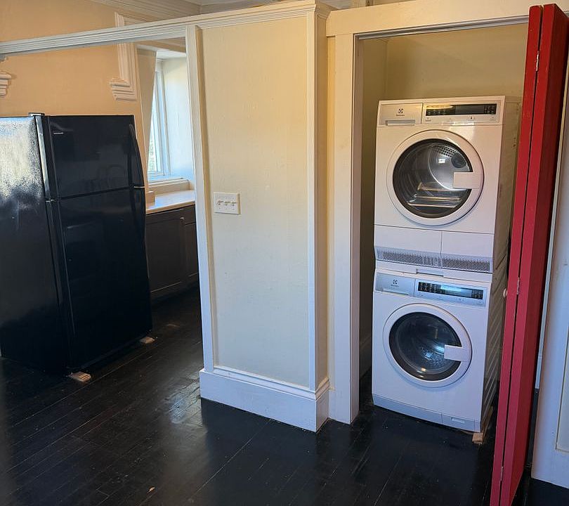 1st image of 11 Pleasant St #2