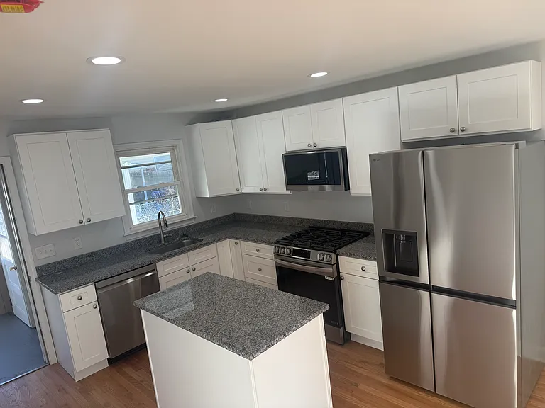 5711 Plainfield Ave — Photo 3