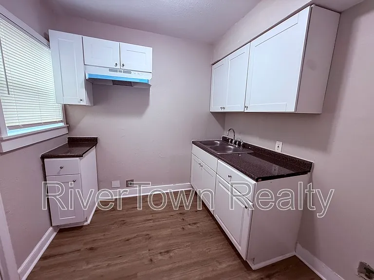 3175 Jackson Ave — Photo 8