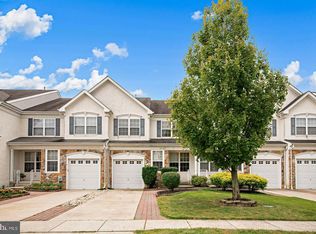 5 Weaver Dr, Marlton, NJ 08053
