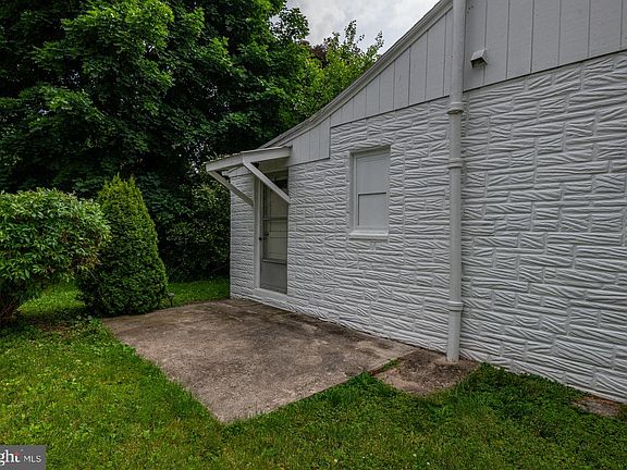 5th image of 1904 Elizabeth Ave