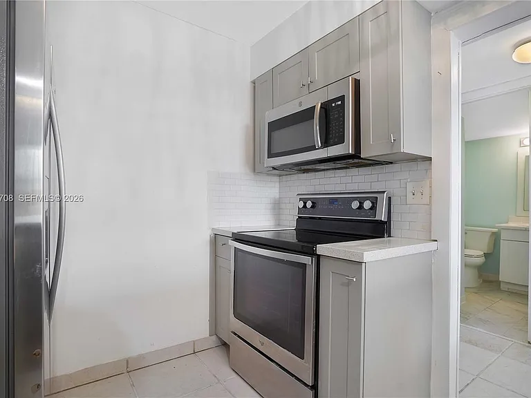 6900 Bay Dr #3H — Photo 8