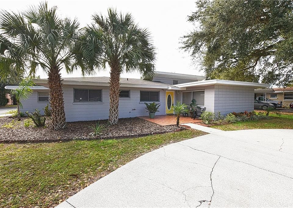 1st image of 204 Sylvia Cir