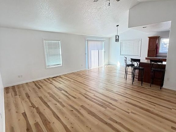 5th image of 1006 Frontier Ct